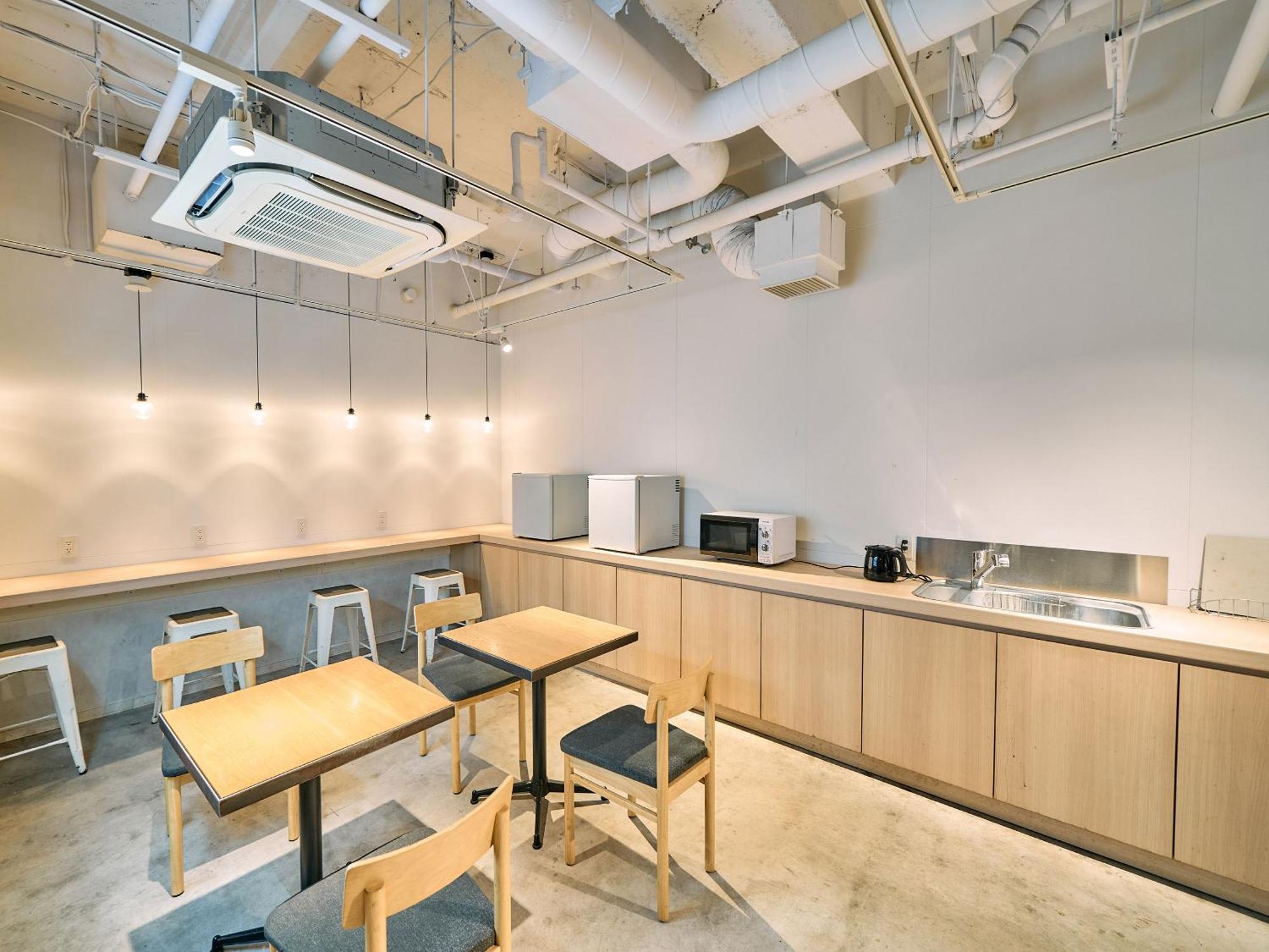 Hotel Plus Hostel Tokyo Kawasaki Kawasaki  Eksteriør bilde